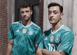 Zusammen für das nächste WM-Trikot